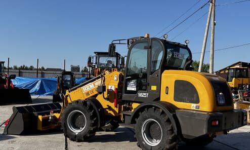 Фронтальный погрузчик HZM S825T